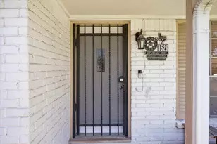 1526 Diplomat Way, Houston, TX 77088 - Photo 2