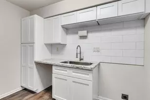 1860 White Oak Dr, Houston, TX 77009 - Photo 4