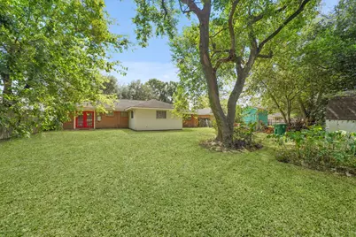 5922 Densmore Drive, Houston, TX 77035 - Photo 16