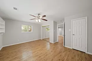 5922 Densmore Dr, Houston, TX 77035 - Photo 8