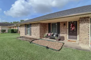 2055 Stacy St, Beaumont, TX 77707 - Photo 4