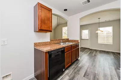 5818 Northern Oak Street, Houston, TX 77016 - Photo 2