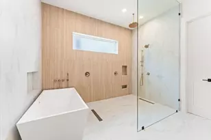 609 E 25th St, Houston, TX 77008 - Photo 16