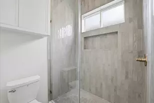 609 E 25th St, Houston, TX 77008 - Photo 12