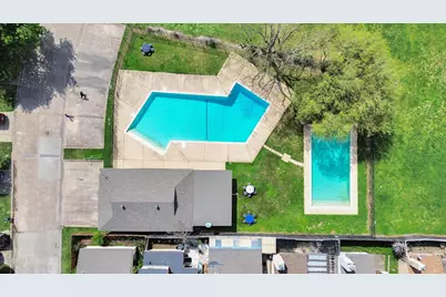 7818 Black Fin Lane, Houston, TX 77072 - Photo 2