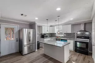 2705 21st St, Hempstead, TX 77445 - Photo 6