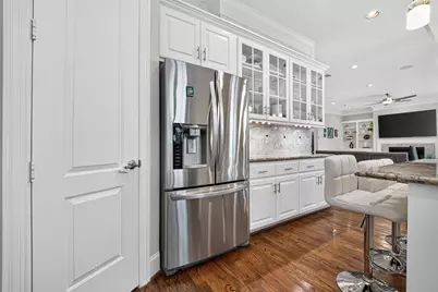 1042 W 15th 1/2 Street, Houston, TX 77008 - Photo 18