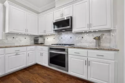 1042 W 15th 1/2 Street, Houston, TX 77008 - Photo 20