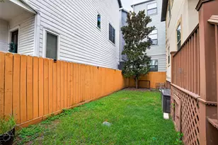 1042 W 15th 1/2 St, Houston, TX 77008 - Photo 48