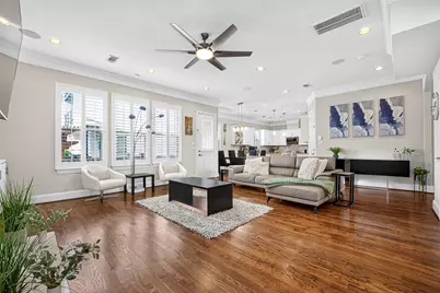 1042 W 15th 1/2 Street, Houston, TX 77008 - Photo 10