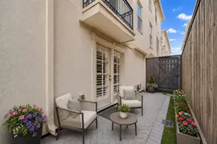 130 Oak Pl Dr, Houston, TX 77006 - Photo 14