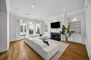 130 Oak Pl Dr, Houston, TX 77006 - Photo 2