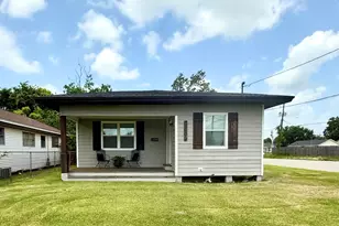1002 Block St, Port Neches, TX 77651 - Photo 1
