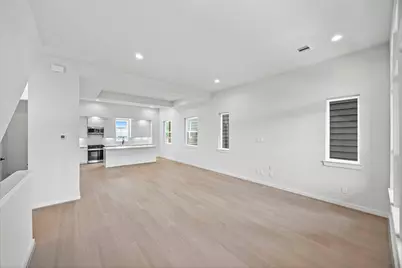 523 Hillwood Heights Drive, Houston, TX 77091 - Photo 18