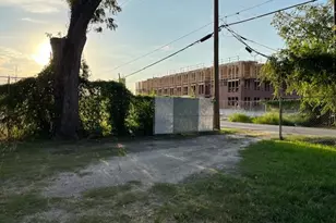 1611 Sylvester Rd, Houston, TX 77009 - Photo 8