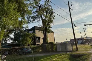 1611 Sylvester Rd, Houston, TX 77009 - Photo 10