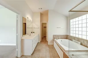 3721 Main Poplar Dr, Houston, TX 77025 - Photo 32