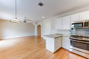 3721 Main Poplar Dr, Houston, TX 77025 - Photo 16