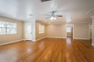 2098 Harland Dr, Houston, TX 77055 - Photo 16