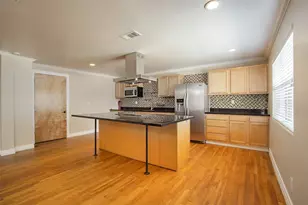 2098 Harland Dr, Houston, TX 77055 - Photo 10