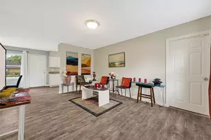 5714 Peacock St, Houston, TX 77033 - Photo 8