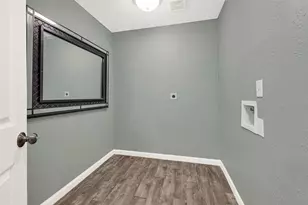 5714 Peacock St, Houston, TX 77033 - Photo 14