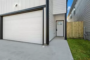1065 St Clair St, Houston, TX 77088 - Photo 2