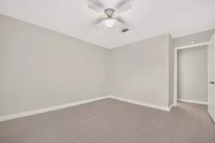 10383 Briar Forest Dr, Houston, TX 77042 - Photo 28