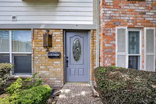 10383 Briar Forest Dr, Houston, TX 77042 - Photo 2