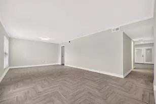 10383 Briar Forest Dr, Houston, TX 77042 - Photo 4