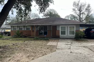 403 Wagers St, Conroe, TX 77301 - Photo 2