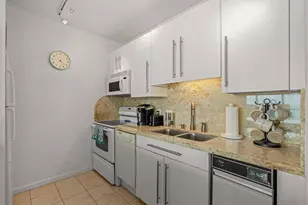 1401 E Beach Dr, Galveston, TX 77550 - Photo 14