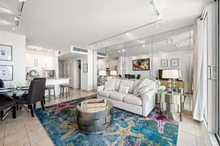 1401 E Beach Dr, Galveston, TX 77550 - Photo 1