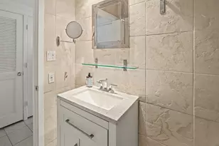 1401 E Beach Dr, Galveston, TX 77550 - Photo 18