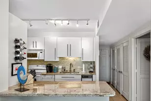 1401 E Beach Dr, Galveston, TX 77550 - Photo 8