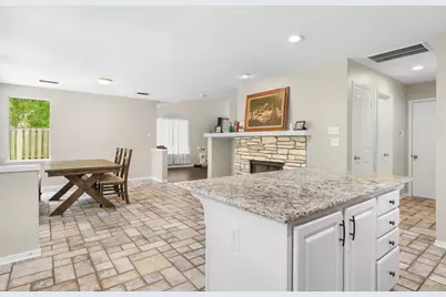 123 Sheerborne Court, The Woodlands, TX 77382 - Photo 12