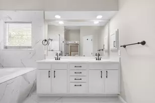 123 Sheerborne Ct, The Woodlands, TX 77382 - Photo 18