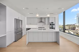 2323 W Main St, Houston, TX 77098 - Photo 8