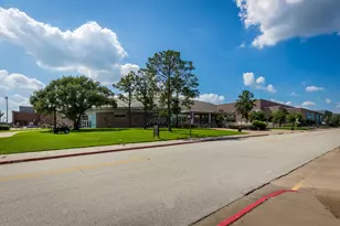 125 Pine St, Prairie View, TX 77445 - Photo 2