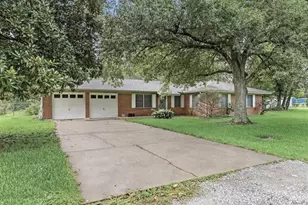 2020 35th St, Orange, TX 77630 - Photo 2