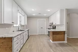2020 35th St, Orange, TX 77630 - Photo 8