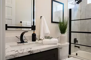 911 Thompson St, Houston, TX 77007 - Photo 24