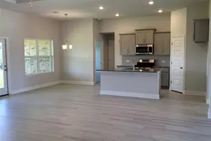 4210 Leslie's Way, Dickinson, TX 77539 - Photo 8