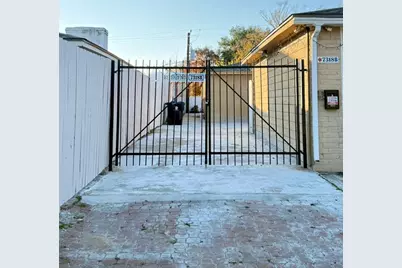 7318 Boone Road #B, Houston, TX 77072 - Photo 2