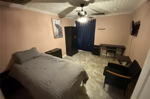 1025 Henderson Ave, Orange, TX 77630 - Photo 12