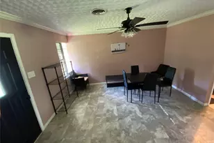 1025 Henderson Ave, Orange, TX 77630 - Photo 6