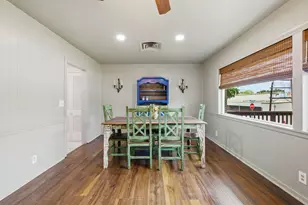 305 N Harvey St, Caldwell, TX 77836 - Photo 12