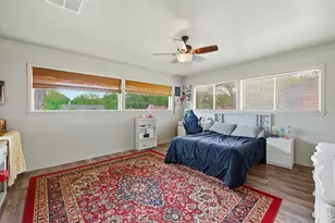 305 N Harvey St, Caldwell, TX 77836 - Photo 16