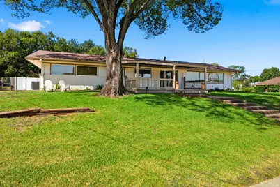 305 N Harvey Street, Caldwell, TX 77836 - Photo 2
