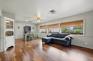 305 N Harvey St, Caldwell, TX 77836 - Photo 10